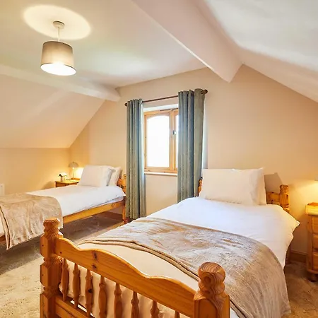 Holiday home Host & - Cherry Willows Stainsacre