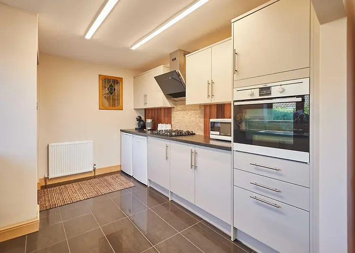 Host & - Cherry Willows *