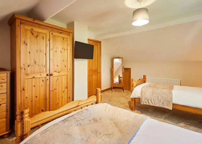 Host & - Cherry Willows